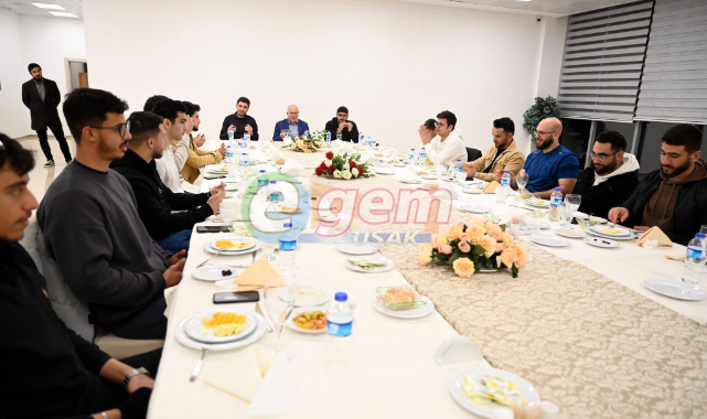 Rektör Savaş Filistinli öğrencilerle iftarda buluştu