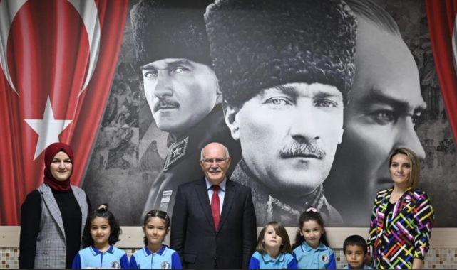 Rektör Savaş, Kendisine mektup gönderen 1. sınıflar ile buluştu