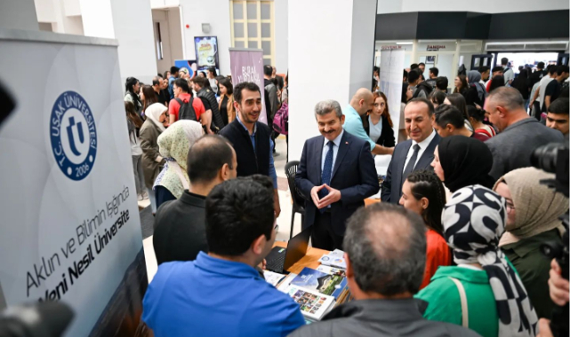 Uşak Valisi Dr. Turan Ergün Yükseköğretim Kurumları Sınavı’na girecek öğrenciler ile bir araya geldi