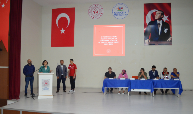 Uşak'ta 2. Ulusal Otizm Eylem Planı kapsamında Ailelere Yönelik Bilgilendirme ve Motivasyon Semineri Gerçekleştirildi