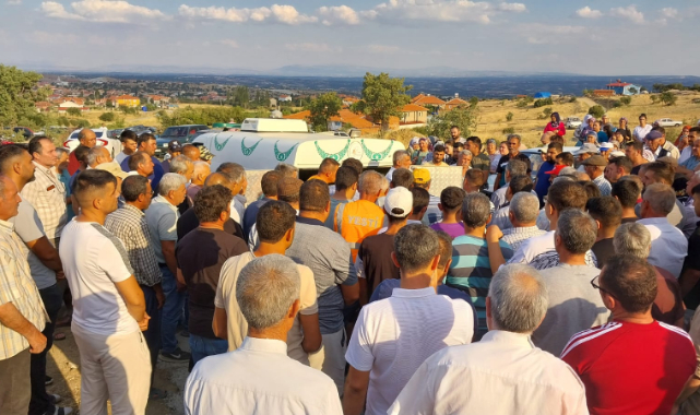 Isparta'da kazada hayatını kaybeden 3 kişi Eşme'de toprağa verildi