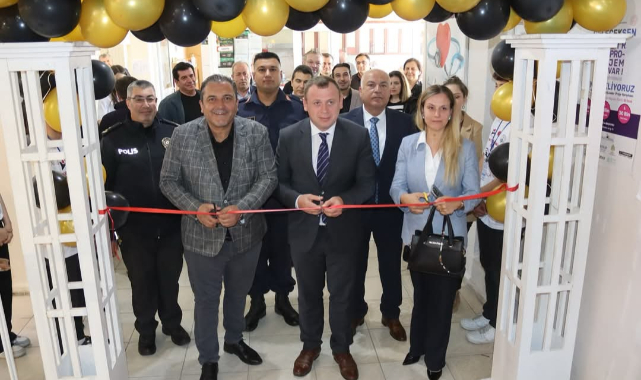 Kaymakam Mustafa Görmüş TÜBİTAK 4006 Bilim Fuarı'nda Öğrencilerle Buluştu