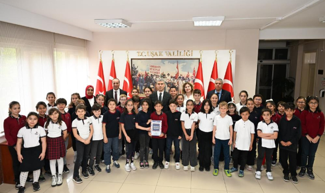 Minik kalemlerden büyük eser: ‘Çocuğum, Yazarım’