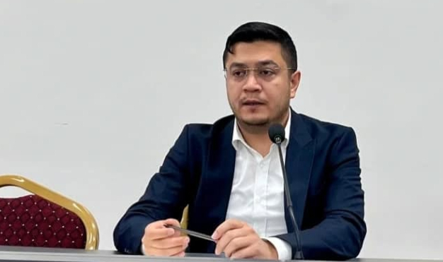 AK Parti Merkez İlçe Başkanı Altan Tufan, Mahalle başkanları ve yönetim kadroları ile bir araya geldi.