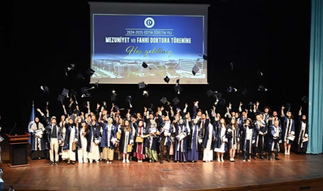 Uşak Üniversitesinde mezuniyet coşkusu