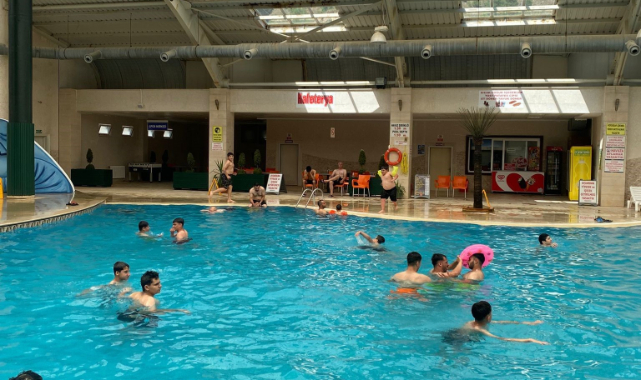 Gediz Belediyesi'nden öğrencilere aquapark sürprizi