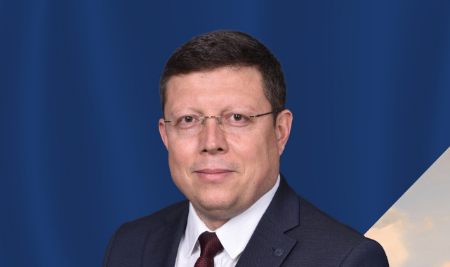 UŞAK'SU TARTIŞMASI BÜYÜYOR. AK PARTİ MİLLETVEKİLİ FAHRETTİN TUĞRUL ZİYAAA VE MONŞER DEDİ,, BAŞKAN YALIM MÖSYÖ DİYE CEVAP VERDİ.