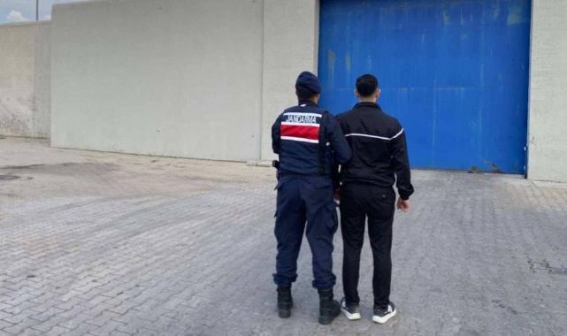 Afyonkarahisar’da çeşitli suçlardan 12 yıl hapis cezası ile aranan şahıs Uşak'ta yakalandı