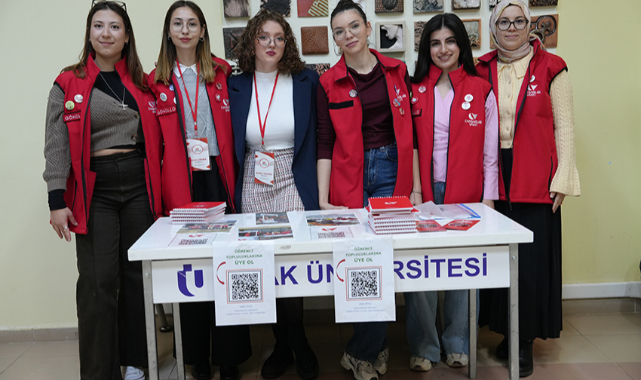 Başarıya Giden Yolda Odaklanma: Dr. Kutlu’dan Gençlere Dikkat Farkındalığı Eğitimi