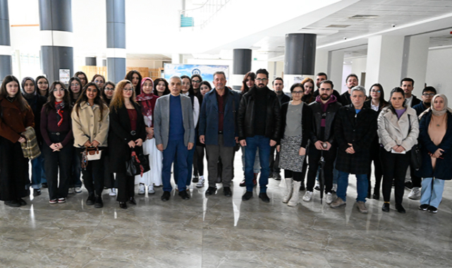 İletişim Fakültesi Öğrencilerinden “Dezavantajlı Hayatlar Fotoğraf Sergisi”