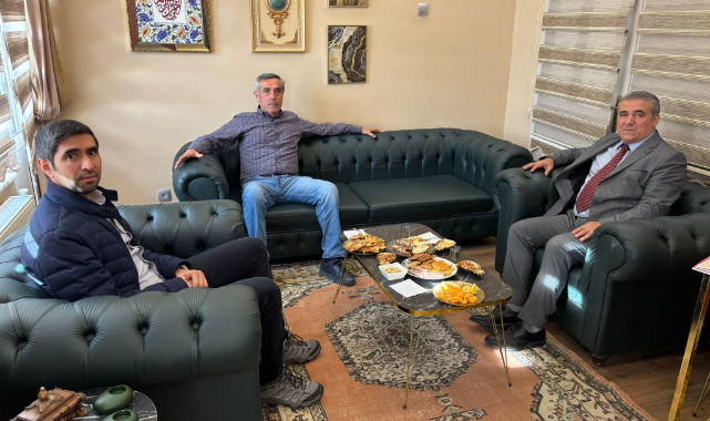 İLİMİZİN VE ÜLKEMİZİN GURUR KAYNAGI VE EN BÜYÜK ŞİRKETLERİNDEN OLAN, GEDİK TAVUKCULUK SAHİPLERİ OSMAN GEDİK VE YAGIZ GEDİK, EGEM TV SAHİBİ SONER DEMİRÖZ'Ü EGEM TV BİNASINDA ZİYARET ETTİ.