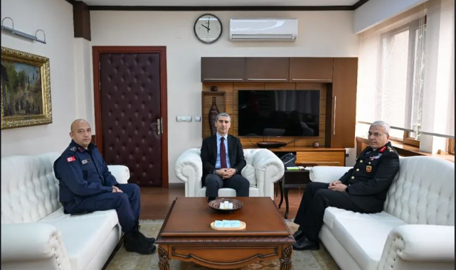 Tümgeneral Şakir Uslu’dan Uşak Valisi Dr. Naci Aktaş’a Ziyaret