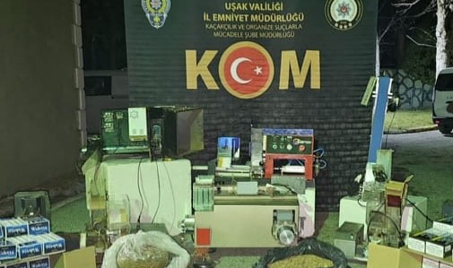 Uşak'ta çok sayıda kaçak makaron ve tütün ele geçirildi