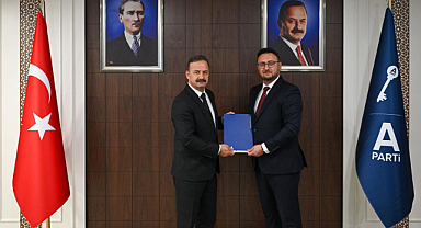 UŞAK İL BAŞKANI AV.NURETTİN URHAN, KISA ZAMANDA, BÜYÜK BAŞARIDAYIZ DİYEREK AÇIKLADI.YSK ANAHTAR PARTİNİN SEÇİMLERE GİRMESİNİ ONAYLADI.