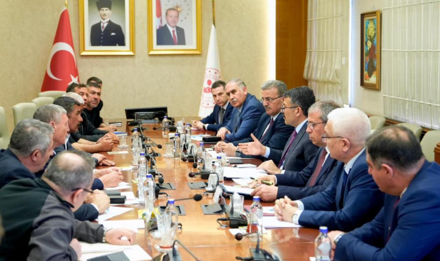 Ankara’daki maden işçilerinin yaşadığı sıkıntıya uşaklı hemşehrimiz İçişleri Bakan yardımcısı Ali Çelik son noktayı koydu 