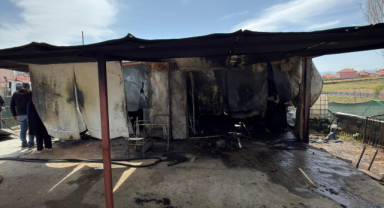 EŞME’DE YEDİEMİN DEPOSUNDA YANGIN 