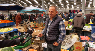 ETİKETLERDEKİ DALGALANMA SÜRERKEN, PAZARIN EN PAHALI ÜRÜNÜ DOMATES OLDU