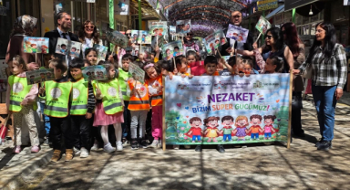 Miniklerden Büyük Mesaj: Zorbalığa Hayır, Nezakete Evet!