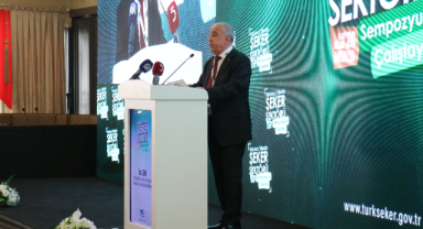 Şeker-İş Genel Başkanı İsa Gök, Şeker fabrikaları Anadolu'da modernleşmenin sessiz mimarları olmuştur dedi.,YÜZÜNCÜ YILINDA ŞEKER SEKTÖRÜ SEMPOZYUMU VE ÇALIŞTAYI