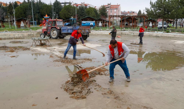 Uşak’ta parklar yaza hazırlanıyor