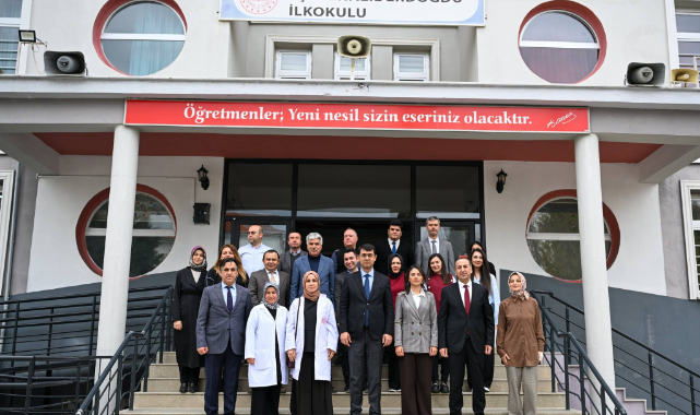 Uşak Valisi Serdar Kartal'dan Okul Ziyareti