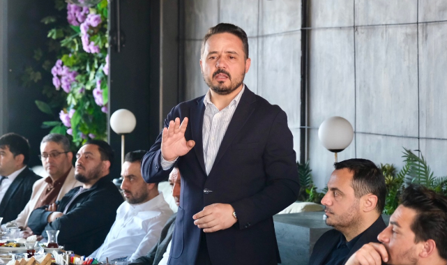 AK Parti İl Teşkilatı esnaflarla bir araya geldi