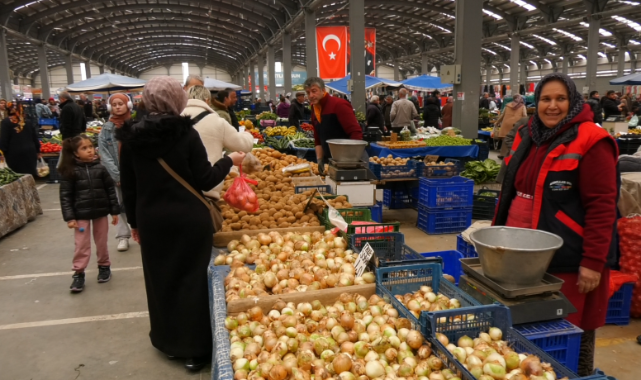 Egem TV Pazarda Nabız Tuttu: Vatandaş da Esnaf da Aynı Dertten Şikayetçi