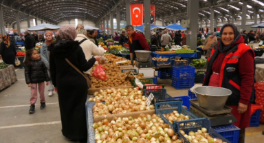 Egem TV Pazarda Nabız Tuttu: Vatandaş da Esnaf da Aynı Dertten Şikayetçi