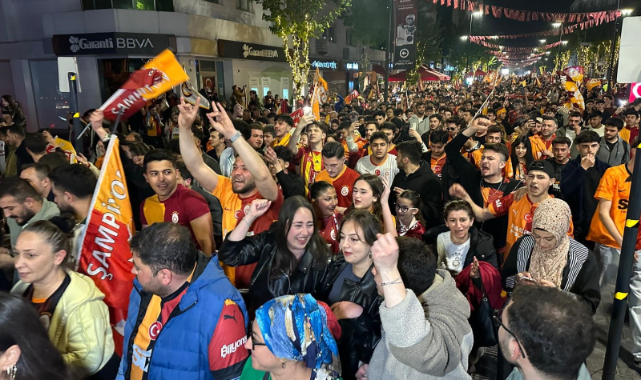 Şampiyonluğu garantileyen sarı-kırmızılılar Uşak'ta şampiyonluk coşkusu yaşadı