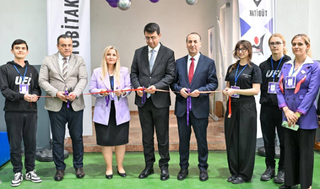 Uşak Fen Lisesi’nde Bilim Fuarı Açıldı