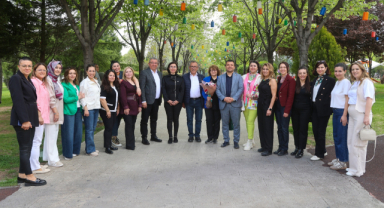 Uşak Kahveciler Esnaf Odası tarafından, Esnaf Odaları genel sekreterlerine yönelik düzenlenen kahvaltı programında Anneler Günü kutlandı.