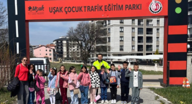 UŞAK’TA KARAYOLU TRAFİK HAFTASI KAPSAMINDA FARKINDALIK ETKİNLİKLERİ DÜZENLENDİ