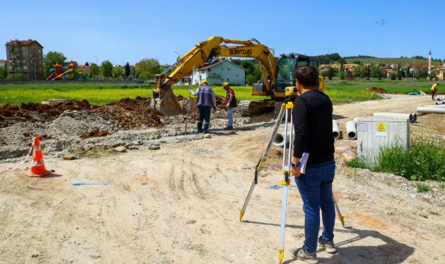 Uşak’ta kilit parke ve altyapı çalışmaları hız kesmeden sürüyor