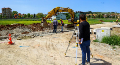 Uşak’ta kilit parke ve altyapı çalışmaları hız kesmeden sürüyor