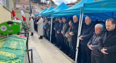 Uşak’taki kazada hayatını kaybeden 4 kişilik aile toprağa verildi