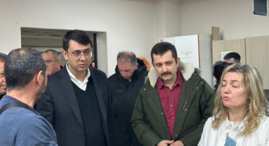 Uşak Valisi Kartal, zincirleme trafik kazasında yaralananları hastanede ziyaret etti