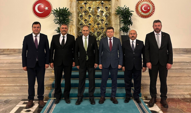 UŞAKLI BELEDİYE BAŞKANLARINDAN BAKAN BAYRAKTAR’A ZİYARET