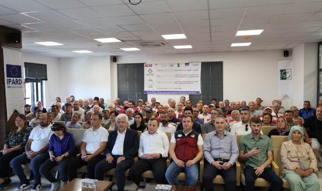 Eşme'de Üreticilere Ceviz Yetiştiriciliği Eğitimi