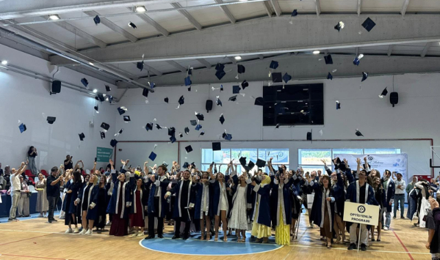 Ulubey MYO'da Mezuniyet Coşkusu
