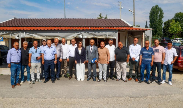 Uşak Belediye Başkan Vekili Özkan Sarayaltı Durağı'nda şoför esnafıyla buluştu
