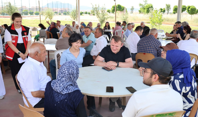 Uşak'ın Eşme ilçesinde şehit aileleri ve gaziler onuruna piknik programı düzenlendi.