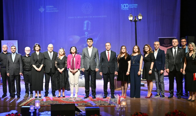 Uşak Öğretmen Akademileri, Şiir ve Müzik Akşamıyla Sezonu Tamamladı