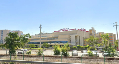 Uşak’ta emisyon ölçümü yaptığı fabrikanın çatısından düşen tekniker ağır yaralandı
