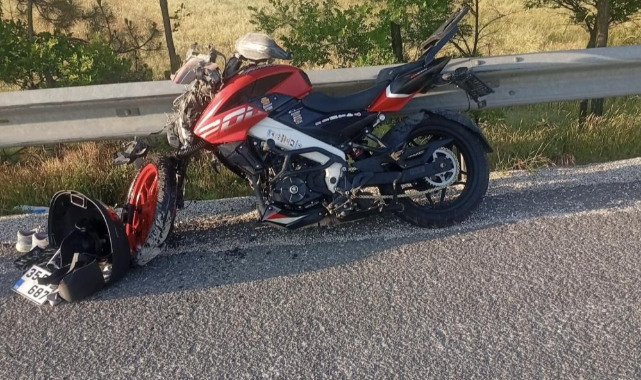 Uşak’ta motosiklet kamyona arkadan çarptı: 1 ölü