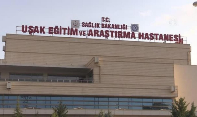 Uşak'ta otomobil ile kamyon çarpıştı: 1 yaralı