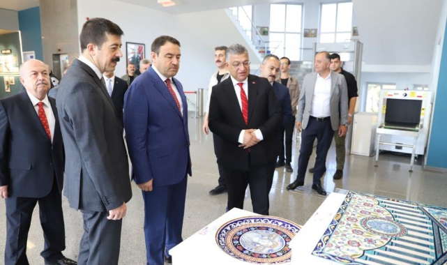 Uşak üniversitesi Rektörü Prof. Dr. Ahmet Demir 'Nadir Toprak Elementleri Çalıştayı'na katıldı