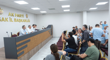 AK Parti Uşak İl Teşkilatından Basın Toplantısı: Uşak'ın Yatırımları ve Güncel Gelişmeler Değerlendirildi