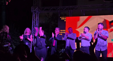 KARAHALLI'DA 2. YAZ ALIŞVERİŞ FESTİVALİ GİZO KONSERİYLE BAŞLADI