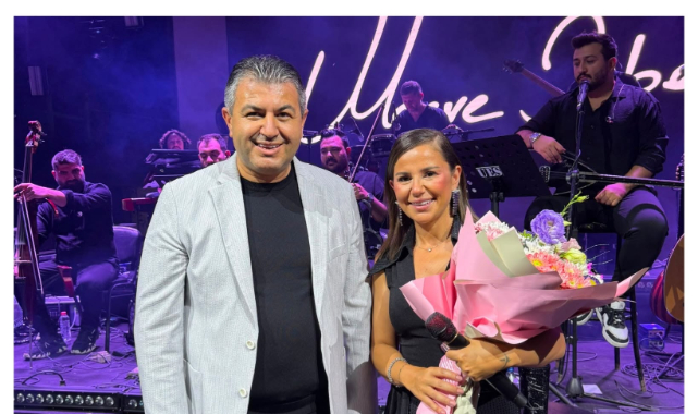 ÜNLÜ SANATÇI MERVE ÖZBEY 22 GEDİZ TARHANA FESTİVALİNDE MUHTEŞEM BİR KONSER VERDİ
