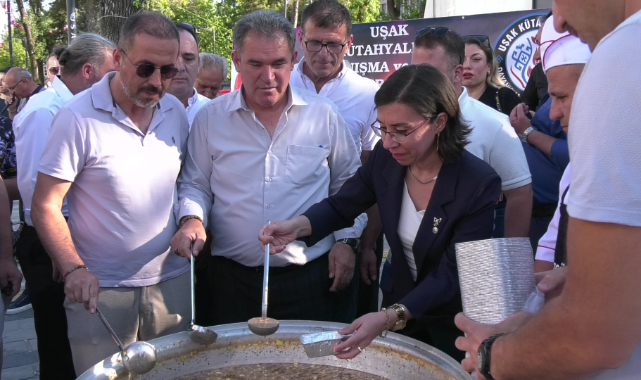 Uşak Belediye Başkan Vekili Hatice Terekeci Özkan, Kütahyalılar Derneği'nin Aşure Günü'ne Katıldı